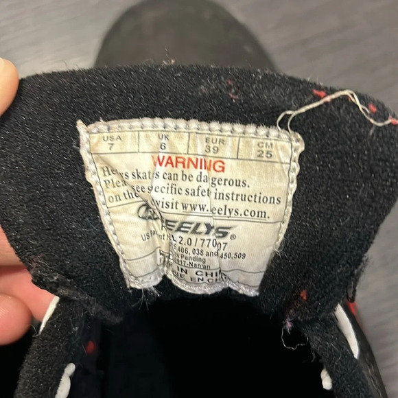 HEELY’S Men’s Matte Black w Camo Tread Sneakers Size 7 - Picture 6 of 6
